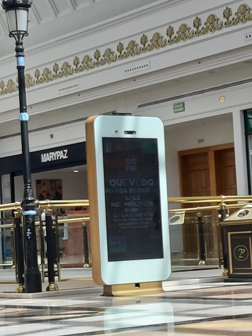 Indoor digital totem